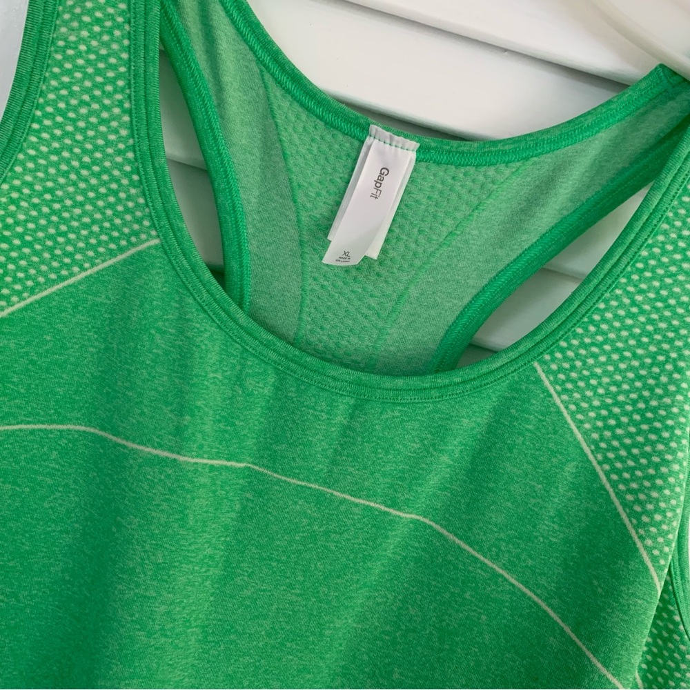 Gap- green razorback tank
